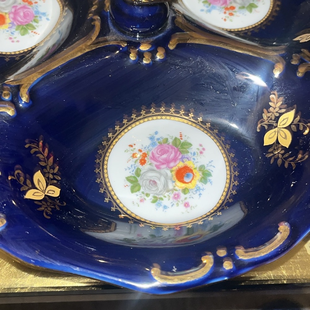 Beautiful serving tray. - Picture 2 of 5